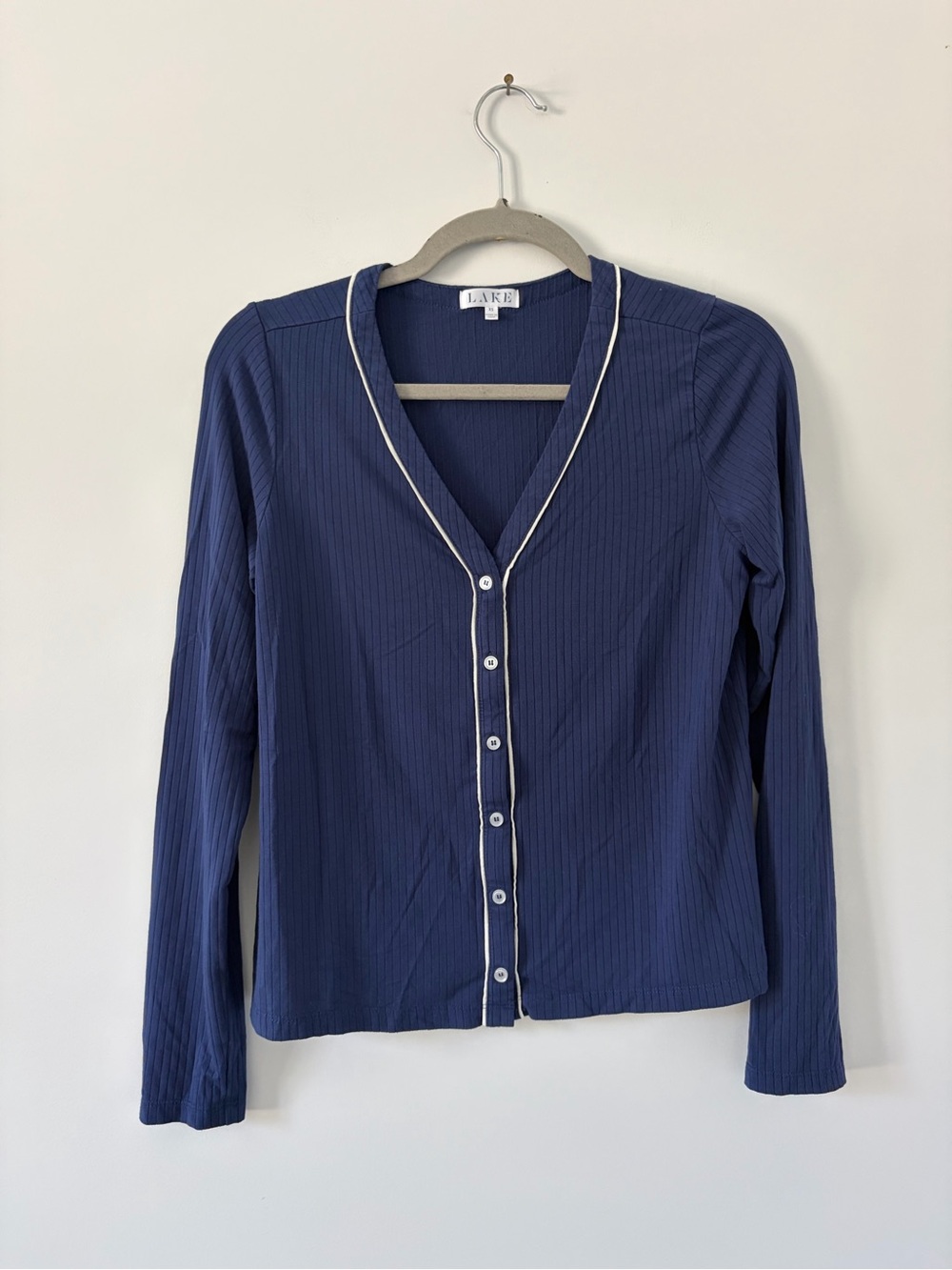 LAKE DreamModal Reverie Long Sleeve V Neck Button Down Pajama Top English Navy